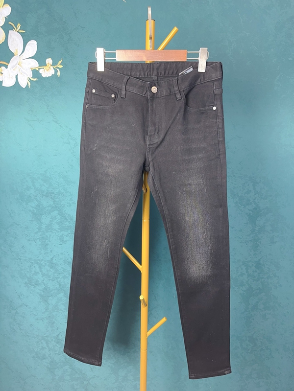 ブランドジーンズ背面デザイン